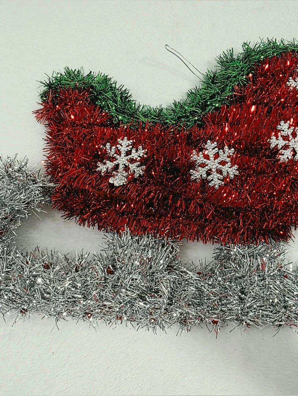 Christmas Tinsel Sleigh Wall Decoration Green/Red/Gold Door Decor